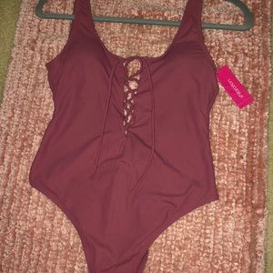 One piece bathing suit ☀️🌺